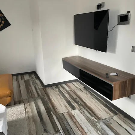 Moderne Bahnhof Naehe *