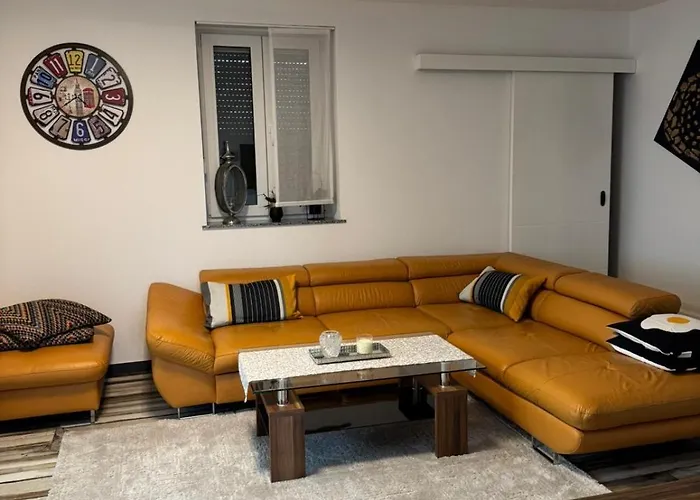 Moderne Bahnhof Naehe アパート ブラウナウ・アム・イン