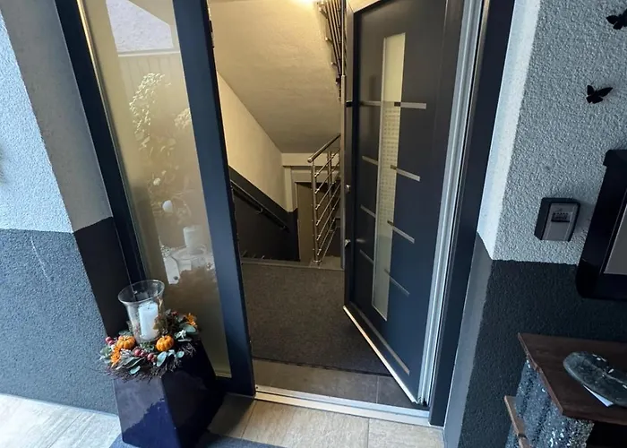 Moderne Bahnhof Naehe ブラウナウ・アム・イン