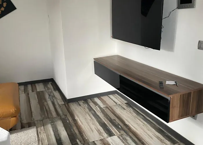 Moderne Bahnhof Naehe *