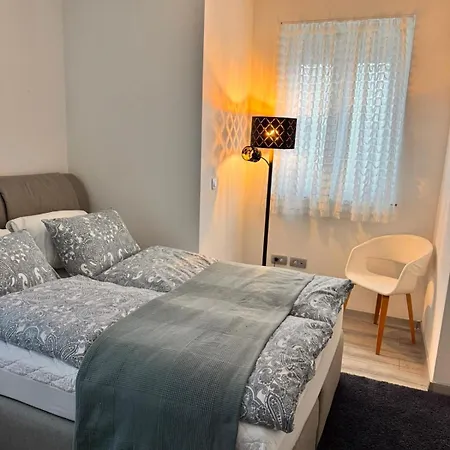 Moderne Bahnhof Nähe Apartment